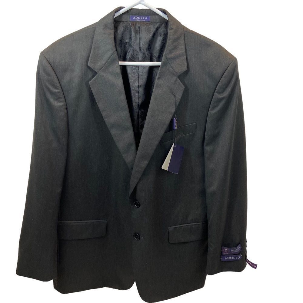 Brand new with Tags Men’s Adolfo Brand Pinstriped Microtech Blazer 42S Portly